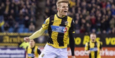 Kritisk etter supermålet